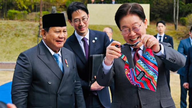 Diplomasi Anabul Ala Prabowo yang Bikin Presiden Korsel Tertawa Terbahak