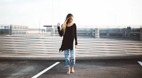 9 Arti Mimpi Celana Sobek Yang Diyakini Membawa Rezeki - Lifestyle  Fimela.com