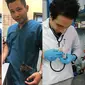 Momen manis yang diabadikan dokter hewan di tempat kerja. (Sumber: Facebook/northfieldvet / reddit/blek_blek)