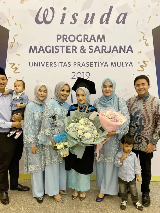 6 Potret Dea Sahirah Tunangan Chand Kelvin, Keponakan Inneke Koesherawati