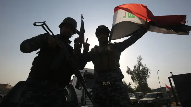 Tentara Irak Rayakan Kemenangan di Mosul