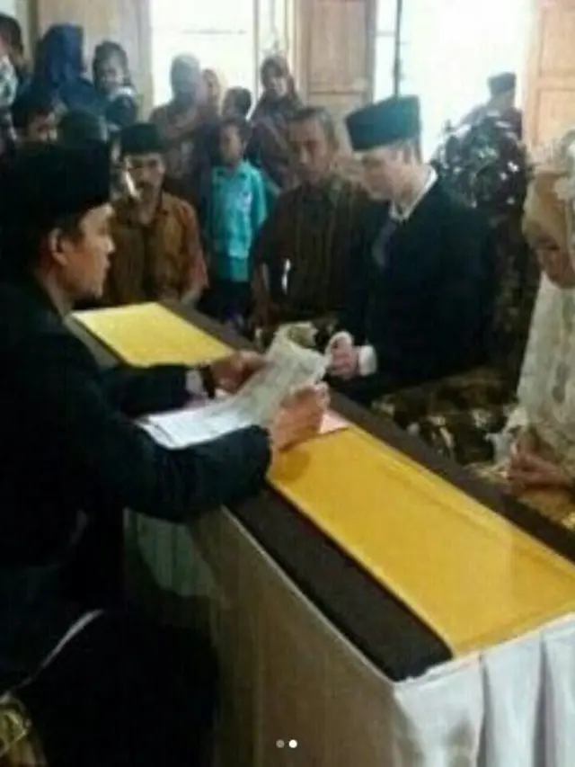 [Bintang] Bikin Iri, Gadis Wonogiri Dinikahi Bule Ganteng Selandia Baru