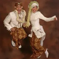 Irfan Hakim dan Della Sabrina Indah Putri saat pernikahan (Instagram/@irfanhakim75)