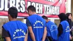 Polisi menangkap istri, anak, dan Menantu yang berkomplot membunuh suaminya. Pembunuhan akibat suami kerap melakukan KDRT terhadap keluarga