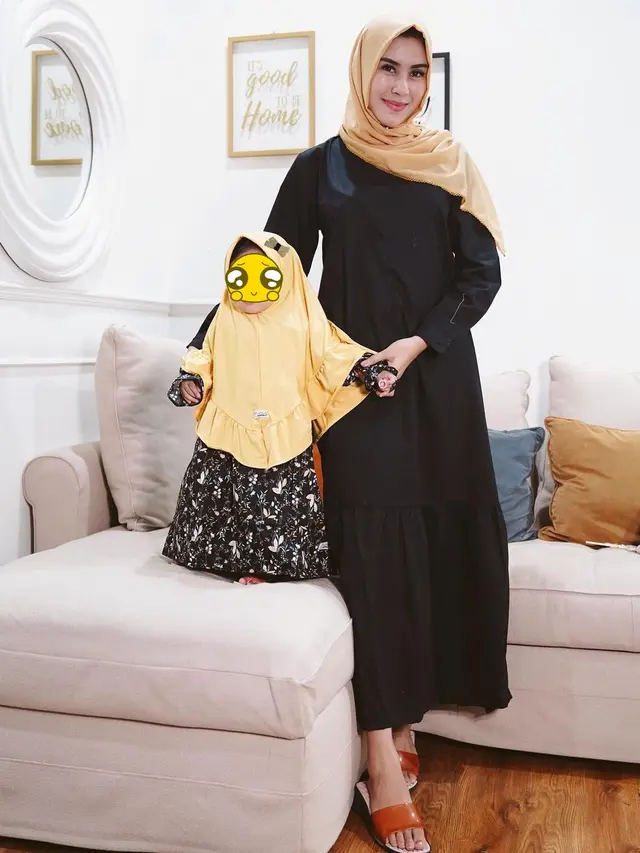 7 Potret Syahnaz Sadiqah Tampil Berhijab, Curi Perhatian Netizen