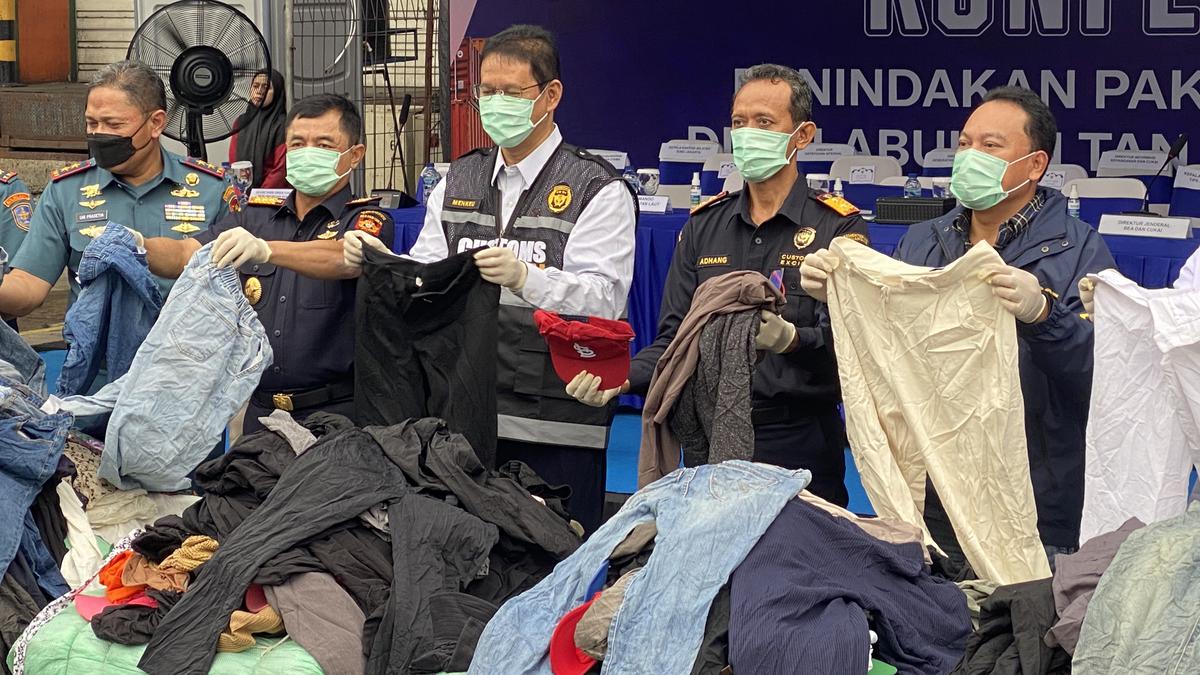 Bea Cukai Bongkar Penyelundupan Pakaian Bekas Ilegal Rp 53 Miliar