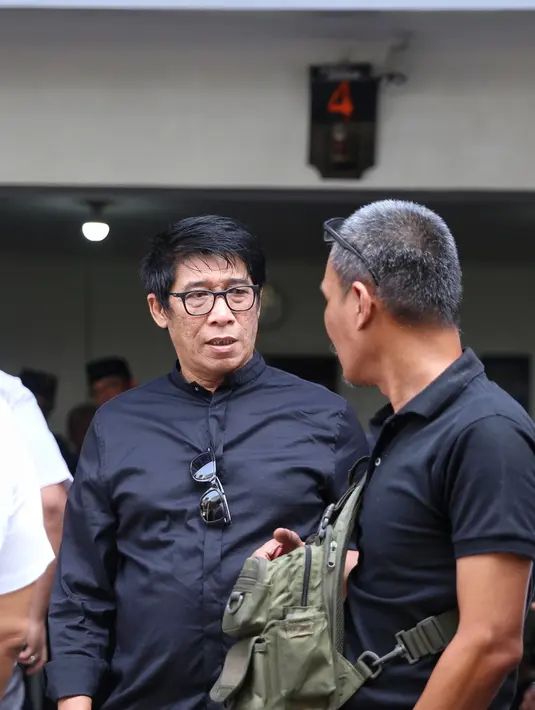 Melayat ke Istri Indro -