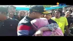 Sambil memeluk Gubernur Anies, dua ibu korban kebakaran Taman Kota Kembangan ini mengungkapkan kesedihannya. Sementara Pemprov DKI berjanji akan berikan bantuan untuk para korban kebakaran.