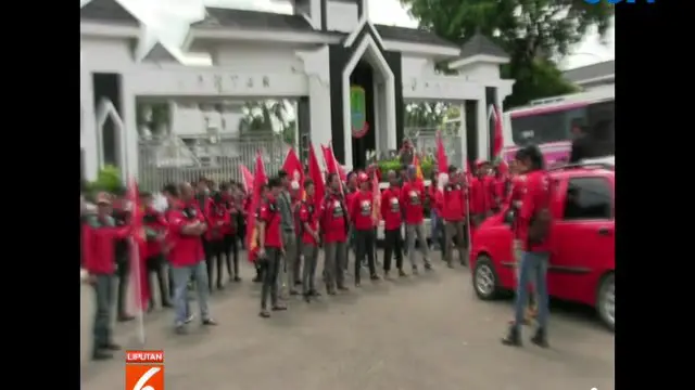 Buruh di Karawang Gelar Donor Darah di Peringatan May Day