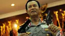 Kapolri Jenderal Sutarman memperlihatkan senjata api rakitan yang diamankan polisi, Jakarta, Jumat (7/11/2014) (Liputan6.com/Faisal R Syam)