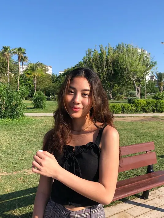 (Instagram/mezzaluna)