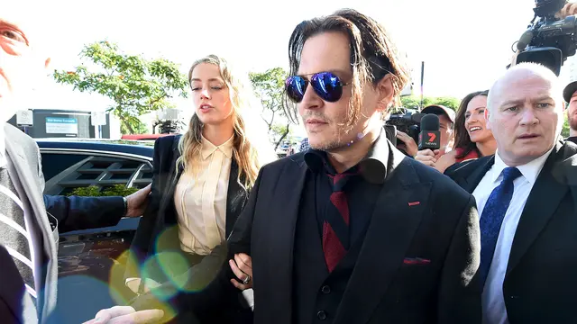 20160418-Johnny Depp Dampingi Istrinya Hadiri Sidang Penyelundupan Anjing-Australia
