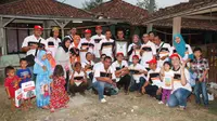 Komunitas Ertiga Mania (Erman) wilayah Jabodetabek menggelar acara bakti sosial di wilayah Kampung Gempol, Bekasi (Foto: Istimewa). 