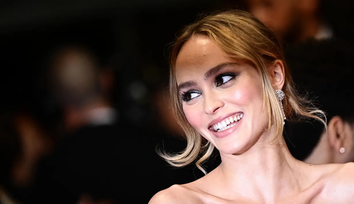 Lily-Rose Depp pernah dinominasikan César Awards untuk Aktris Paling Menjanjikan untuk penampilannya di The Dancer dan A Faithful Man (2018). (LOIC VENANCE/AFP)