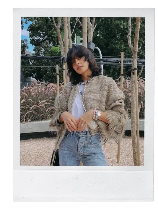 Eva Celia juga pernah tampil dengan gaya rambut wolf cut yang dibentuk agak ikal. [Foto: IG/evacelia].