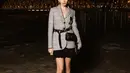 Di show Louis Vuitton, Alyssa kembali terlihat mahal dengan outfit lady boss yang stylish [@alyssadaguise]