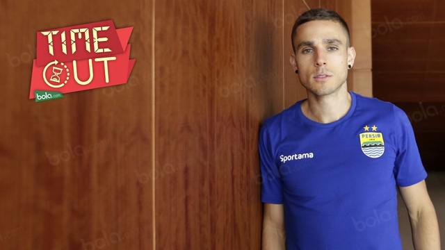 Video ketika media Australia membahas para pemain Persib Bandung yang pernah bermain di Liga Australia, A League.