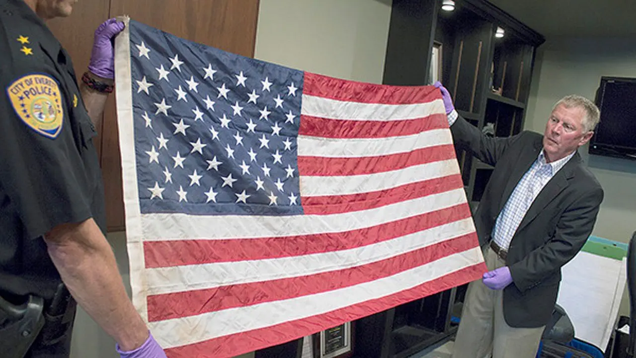 15 Tahun Menghilang, Bendera AS Ikon Insiden 9/11 Ditemukan