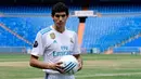 6. Jesus Vallejo - Salah satu wonderkid yang awalnya sangat menyita perhatian publik Santiago Bernabeu namun kariernya meredup karena cedera kambuhan yang tentu menjadi pertimbangan untuk melepasnya. (AFP/Javier Soriano)