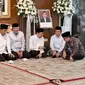 Presiden Jokowi menyambangi kediaman Ketua Mahmakah Agung (MA) Hatta Ali.  (Liputan6.com/Lizsa Egeham)