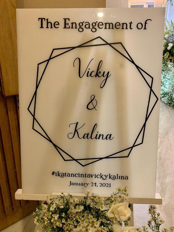 Persiapan acara lamaran Kalina Ocktaranny dan Vicky Prasetyo (https://www.instagram.com/p/CKaWQj1HnWG/)