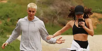 Justin Bieber baru saja genap berusia 23 tahun pada Rabu (1/3/2017). Merayakan hari jadinya, Justin tengah terlihat bersama seorang model wanita bernama Ashley Moore.  (doc.dailymail.com)