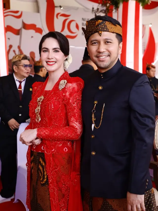 Potret Cantik Arumi Bachsin dalam Balutan Kebaya Merah