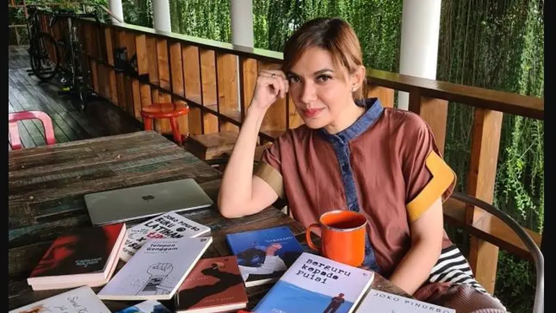 Pojok Buku Najwa Shihab, Bikin Betah dengan Pemandangan Hijau di Sekelilingnya