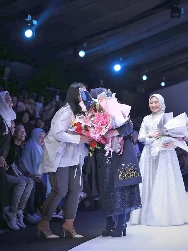 Gaya kasual Kahiyang Ayu di Jakarta Fashion Week 2019