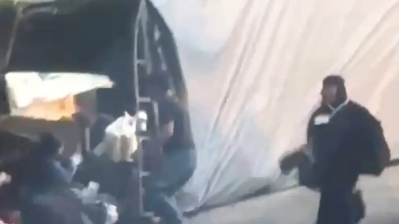 Kecelakaan yang melibatkan truk pengangkut rombongan siswi SMP Islam Terpadu (IT) Wahdah Islamiyah Gowa terjadi di Gowa, Sulsel.