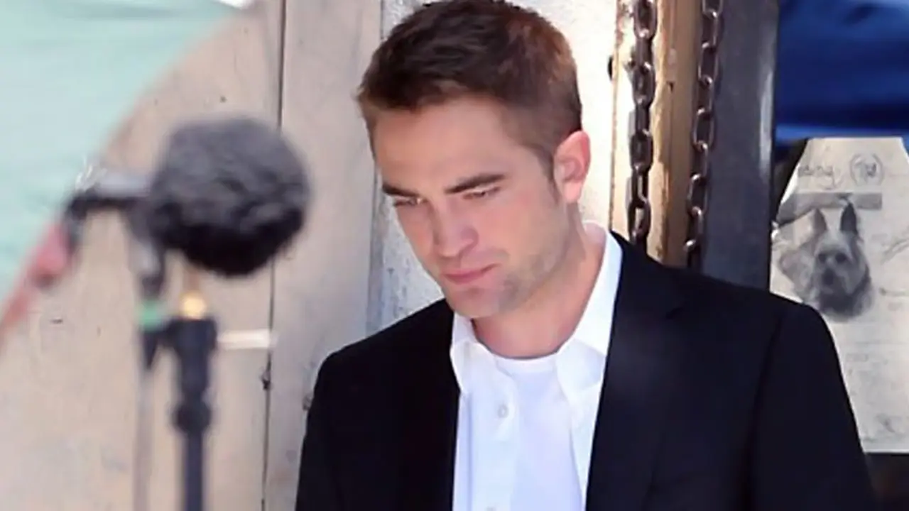 robert-pattinson-berat-131011b.jpg