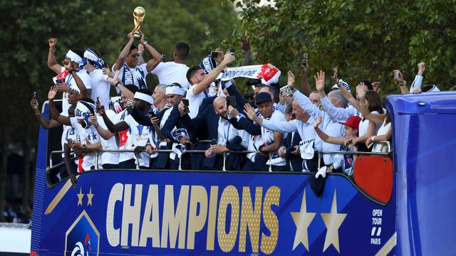 Parade Menyambut Kemenangan Prancis