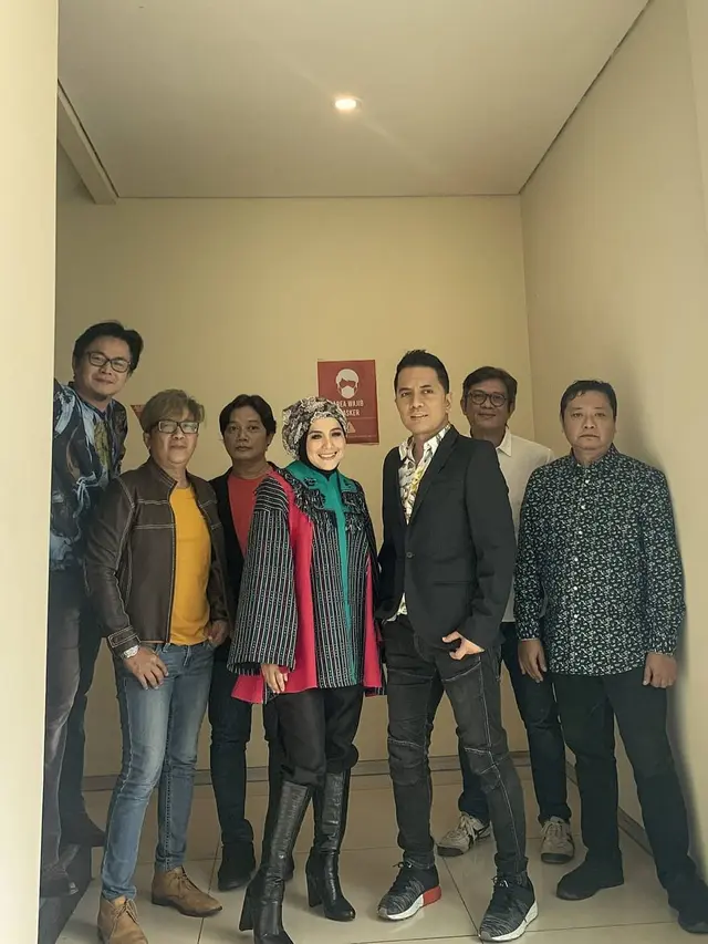 Lagunya Kembali Viral, Ini 6 Potret Fatur dan Nadila Pasangan Duet Era 90-an