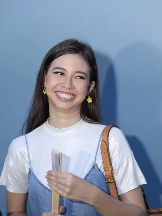 Pemeran kelahiran Malang 21 tahun itu juga tidak mau mengikuti temannya, Stefan William untuk menikah muda. Baginya, setiap orang memiliki cara pandangan berbeda soal nikah. (Galih W. Satria/Bintang.com)