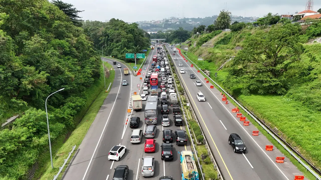Oneway Lokal dari KM 422 Manyaran di Jalan Tol Semarang Seksi A, B, C hingga KM 442 Bawen di Jalan Tol Semarang-Solo.