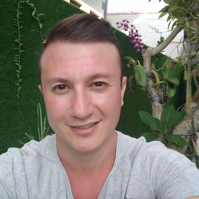 6 Potret İdris Bozkurt, Kekasih Bule Lucinta Luna yang Curi Perhatian