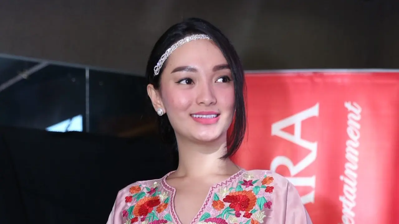 [Bintang] Zaskia Gotik