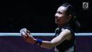 Tunggal putra China Taipei, Tai Tzu Ying tersenyum saat melawan pebulu tangkis Skotlandia, Kirsty Gilmour pada 8 besar Indonesia Open 2018 di Istora GBK, Jakarta, Jumat (6/7). Tai Tzu Ying menang 21-16, 21-11. (Liputan6.com/Helmi Fithriansyah)