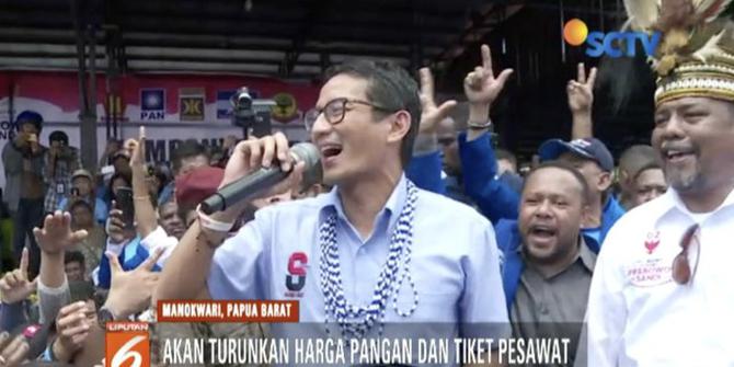 Kampanye di Papua Barat, Sandiaga Uno Diberi Toples Uang Logam