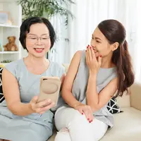 Bahagia memiliki dua ibu./Copyright shutterstock.com/g/Dragon+Images