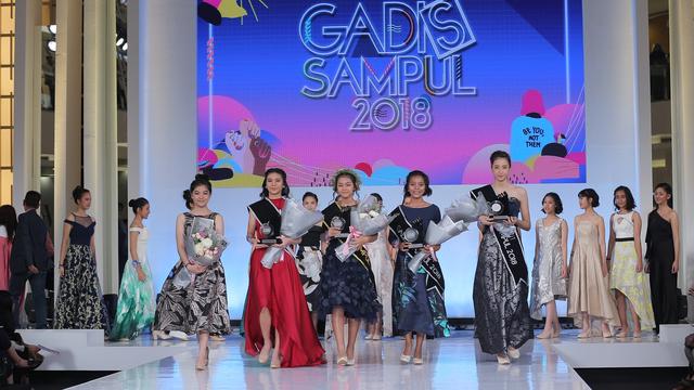 Gadis Sampul 2018 Ramaikan Jakarta Fashion Week 2019
