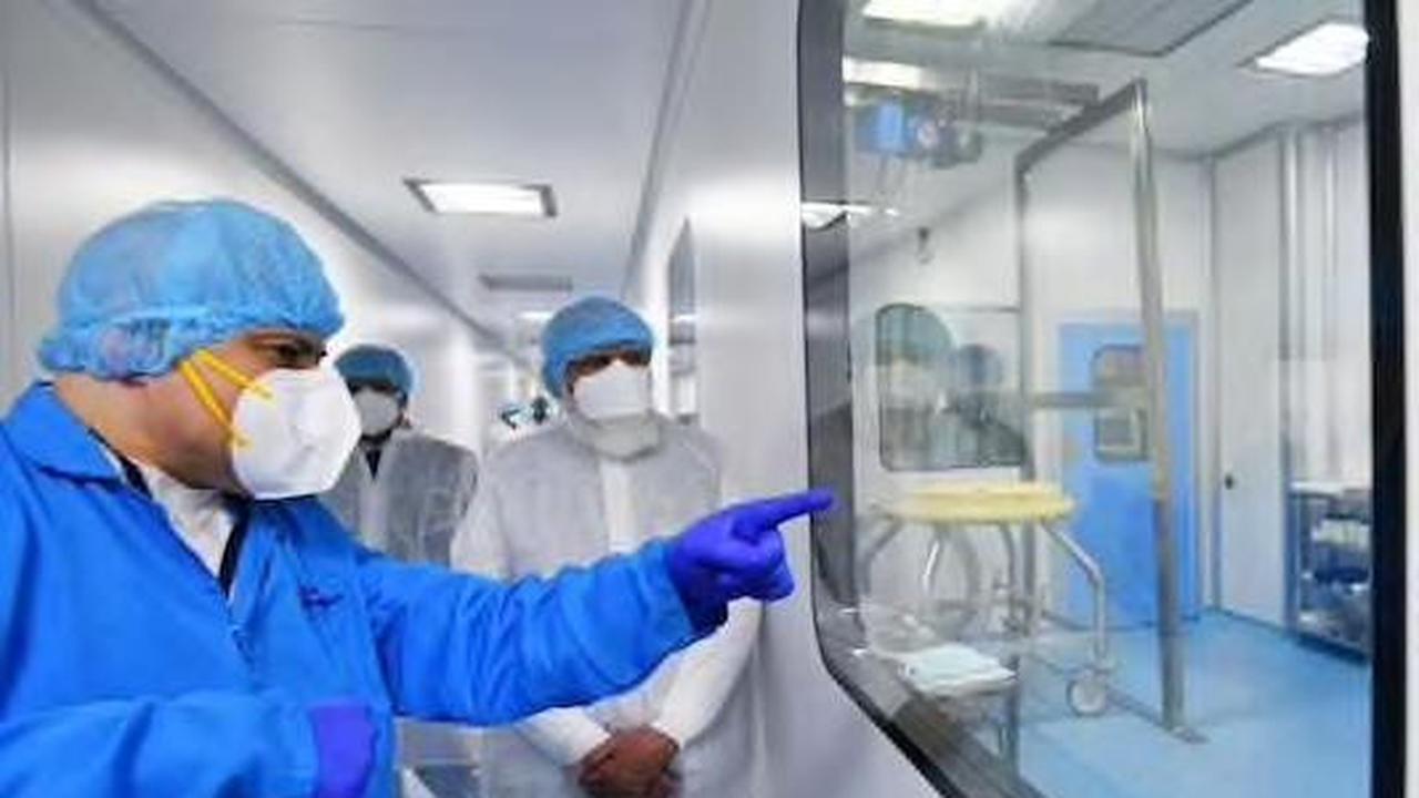 PM Narendra Modi meninjau lokasi pembuatan vaksin COVID-19 di India. (Dok: India Embassy)