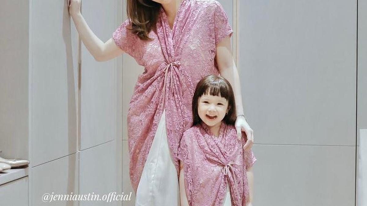 5 Model Baju Anak Brokat Kombinasi Satin, Elegan dan Nyaman Dipakai