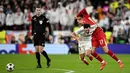 Tertinggal dua gol, Real Madrid mencoba bangkit. Sayang, hingga akhir pertandingan tidak ada lagi gol yang tercipta. (Oli SCARFF/AFP)