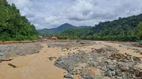 Dihantam Banjir Bandang Bertubi-tubi, Kawasan Batu Busuk Sumbar Nyaris Terisolasi