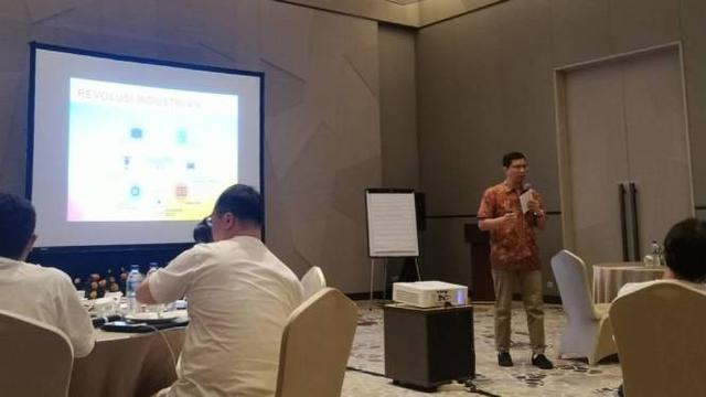 Pengamat Telekomunikasi, Heru Sutadi