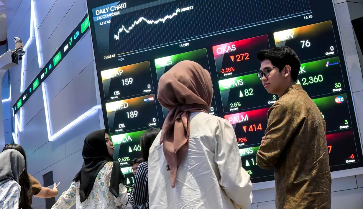 Meski beberapa saham mengalami kenaikan, namun ada juga yang mengalami penurunan. (BAY ISMOYO/AFP)