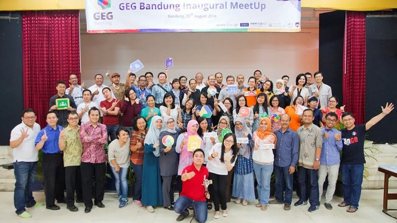Aktivitas dalam Inaugural MeetUp Google Educator Group (GEG) Bandung di SMK Penabur, Kota Bandung, akhir pekan lalu (2)