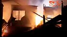 Kebakaran melanda tiga rumah di Jalan Pahlawan, Medan Perjuangan, Sumatra Utara. Saksi mata menyebutkan, api pertama kali muncul dari salah satu rumah yang dijadikan gudang pembuatan petasan.