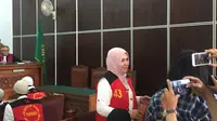 Terdakwa ujaran kebencian Asma Dewi. (Liputan6.com/Muhammad Radityo Priyasmoro)